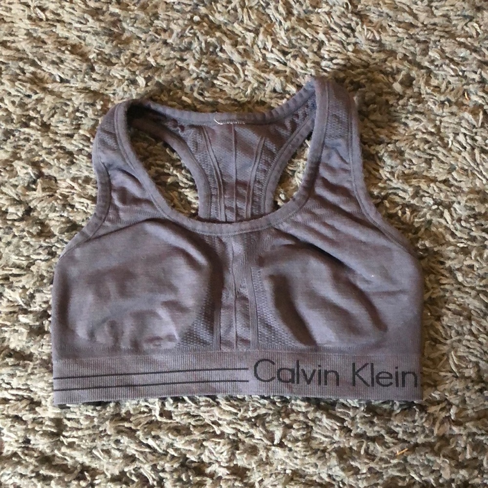 Sports bra